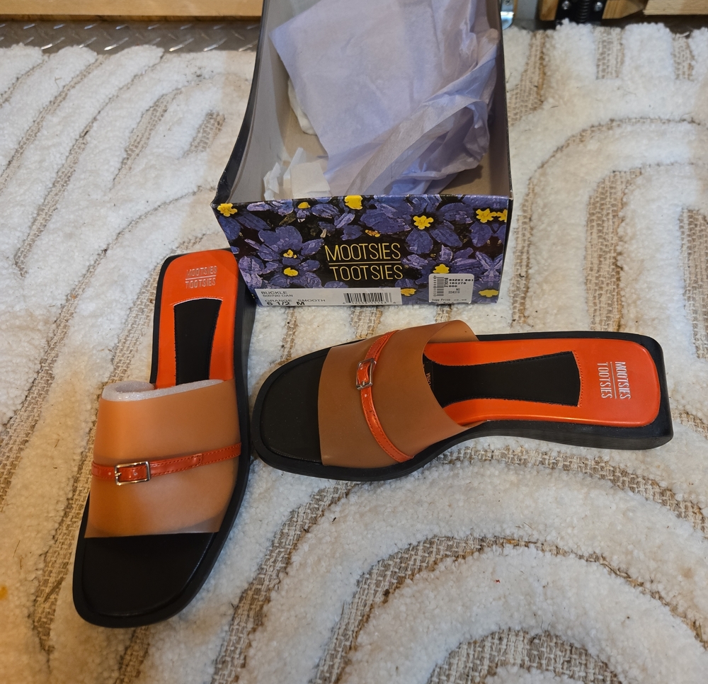 Mootsies Tootsies Two-Tone Tan and Orange Slide Sandals